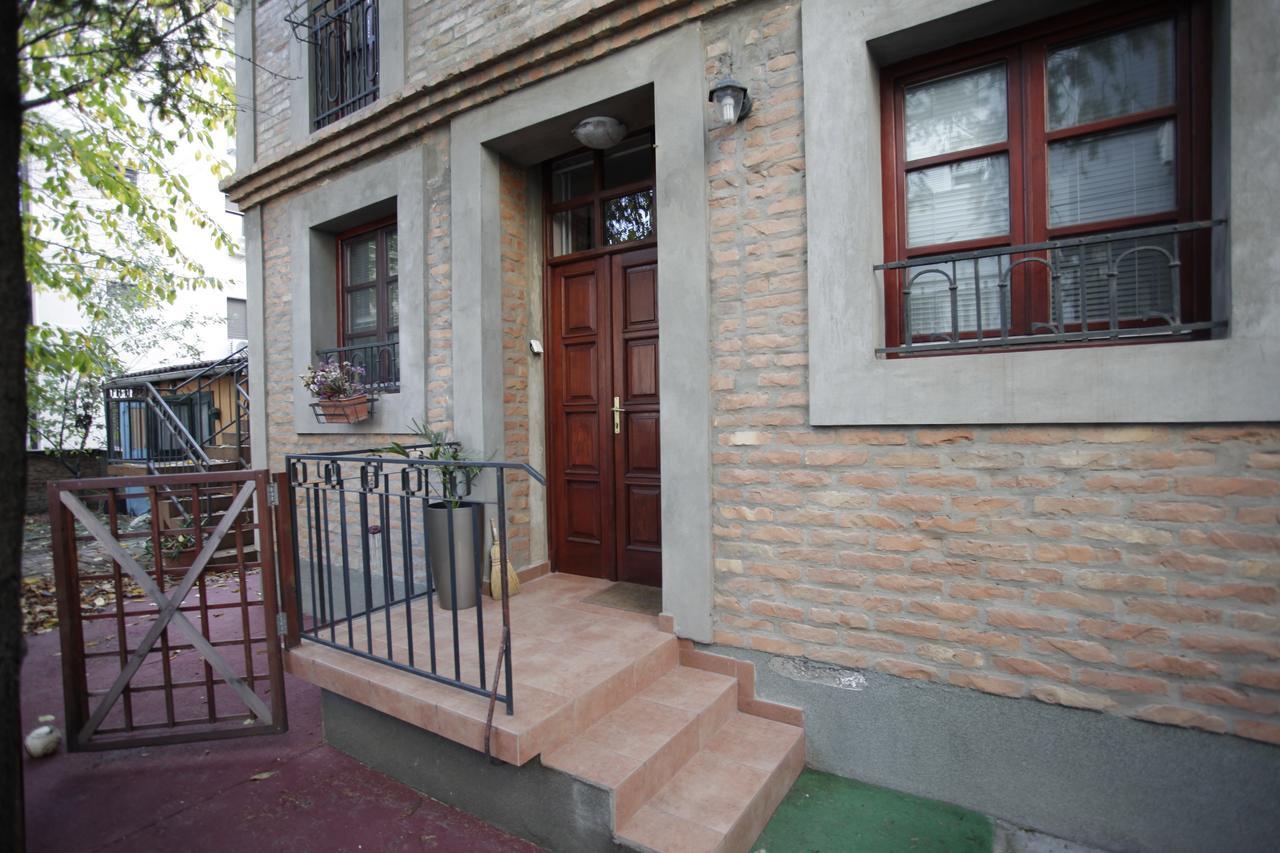 Studio Hram Belgrado Buitenkant foto