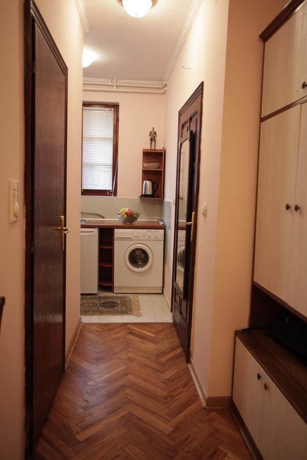 Studio Hram Belgrado Buitenkant foto