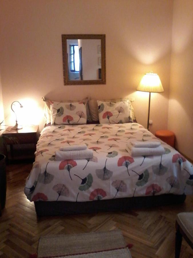 Studio Hram Belgrado Buitenkant foto